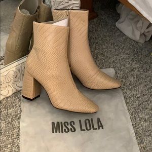 Tan Crocodile Booties